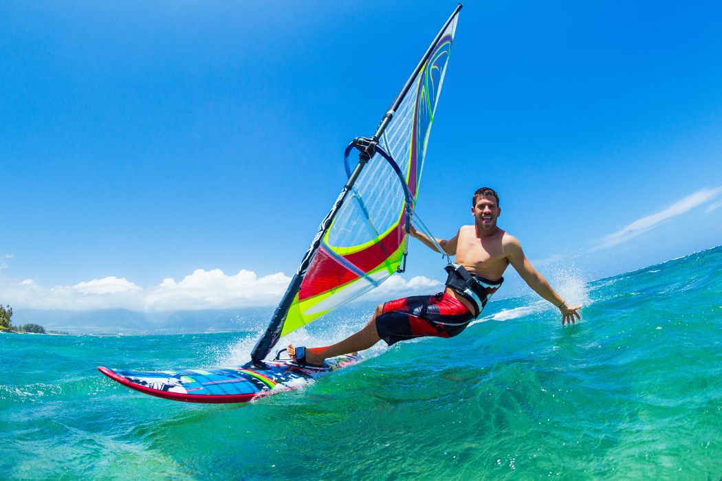 Ostateczny przewodnik po windsurfingu: Wskazówki i triki, które pozwolą ci zacząć